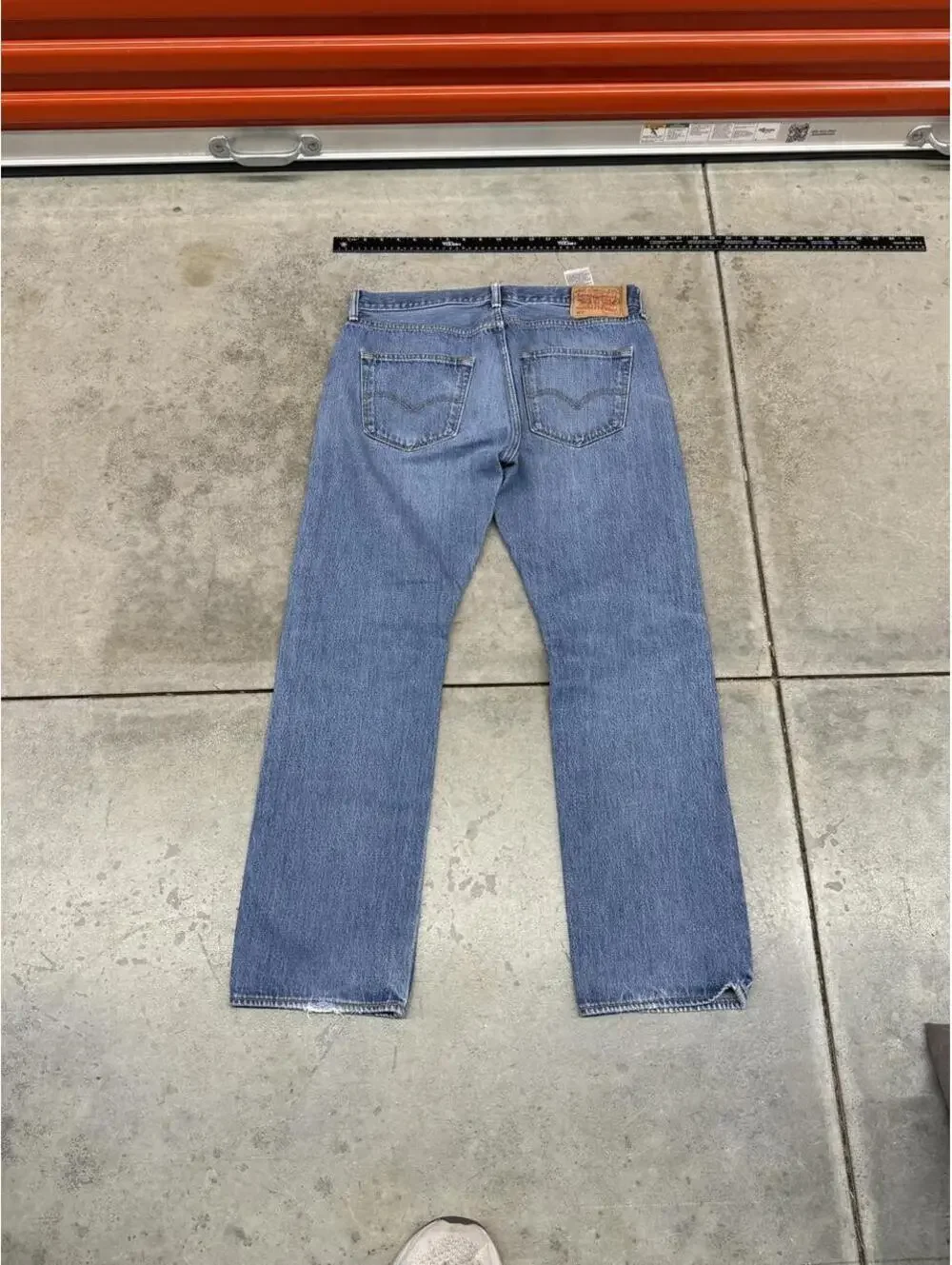 vintage levis 501 faded blue straight fit leg jeans size 34 x 32